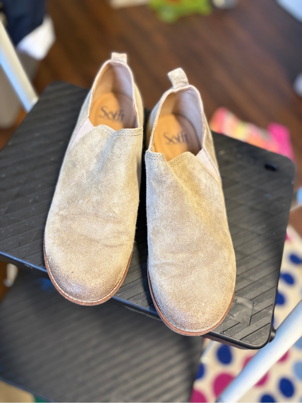 Sofft Naisbury Suede Slip On Loafers Comfort Shoes Size 8 EUC